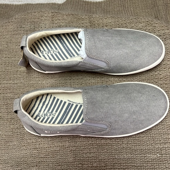 Taos grey wash canvas Dandy slip on, sz 8M , NWT - Picture 3 of 6